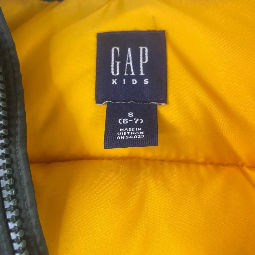 Gap Puffer Vest‎ Boys Size S 6-7 Green Yellow Quilted Full Zip Sleeveless Jacket